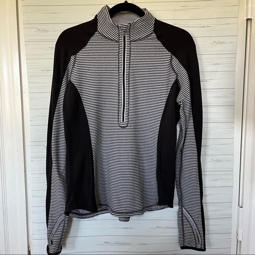 Lululemon half zip pullover. EUC.